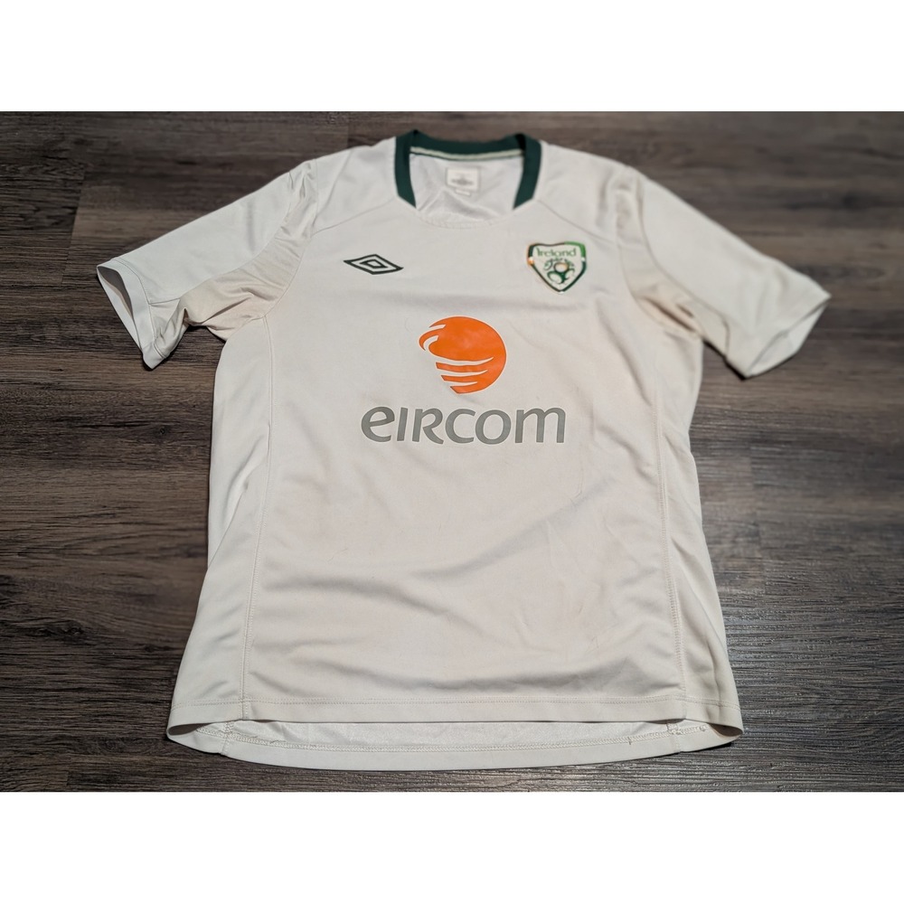 Umbro Ireland Soccer Jersey Mens Medium White Eircom Tailored Training Shirt